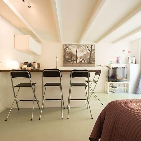 Quiet Apartment For 4 At Park In Center Amsterdam Exteriör bild