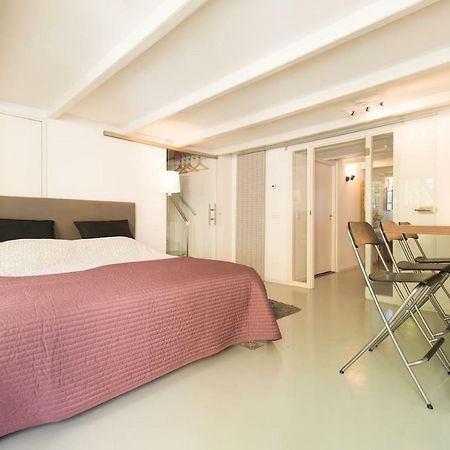 Quiet Apartment For 4 At Park In Center Amsterdam Exteriör bild